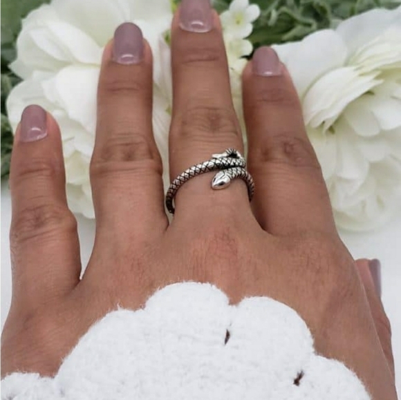 ❤️💕 BELLA SNAKE STERLING SILVER RING - Picture 3 of 4